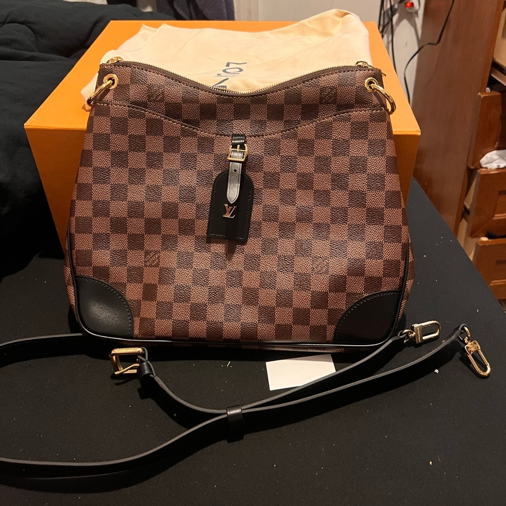 Louis Vuitton ODEON MM Noir Shoulder Bag